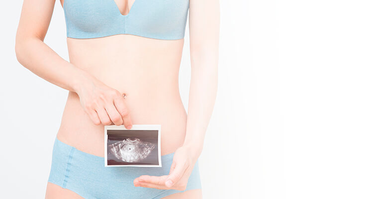 Әйеліндегі үлкен дилдо